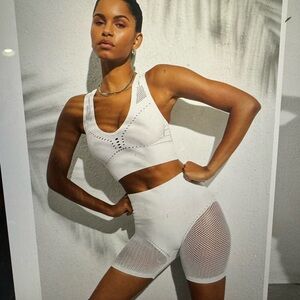 NWT ALO seamless high waist limitless open air short - white - size xxs